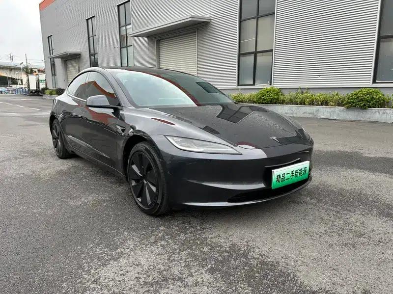 Model 3 2023 Rear-Wheel Drive — миниатюра 3