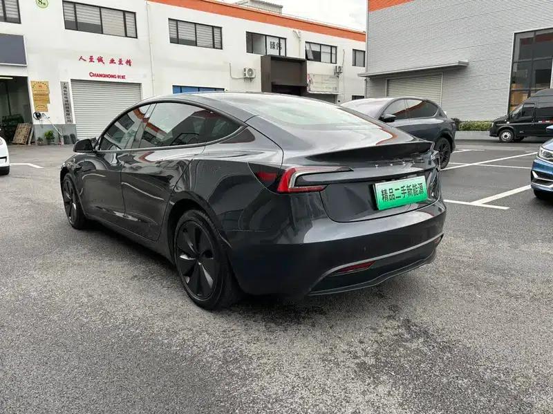Model 3 2023 Rear-Wheel Drive — миниатюра 4