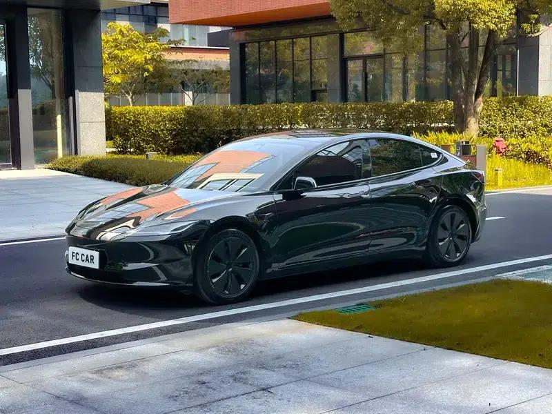 Model 3 2023 Long Range All-Wheel Drive — миниатюра 14