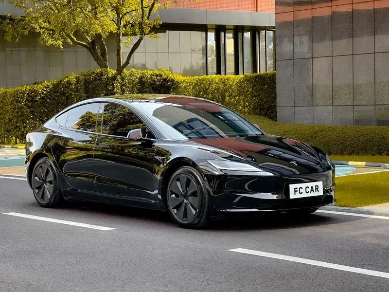 Model 3 2023 Long Range All-Wheel Drive — миниатюра 3