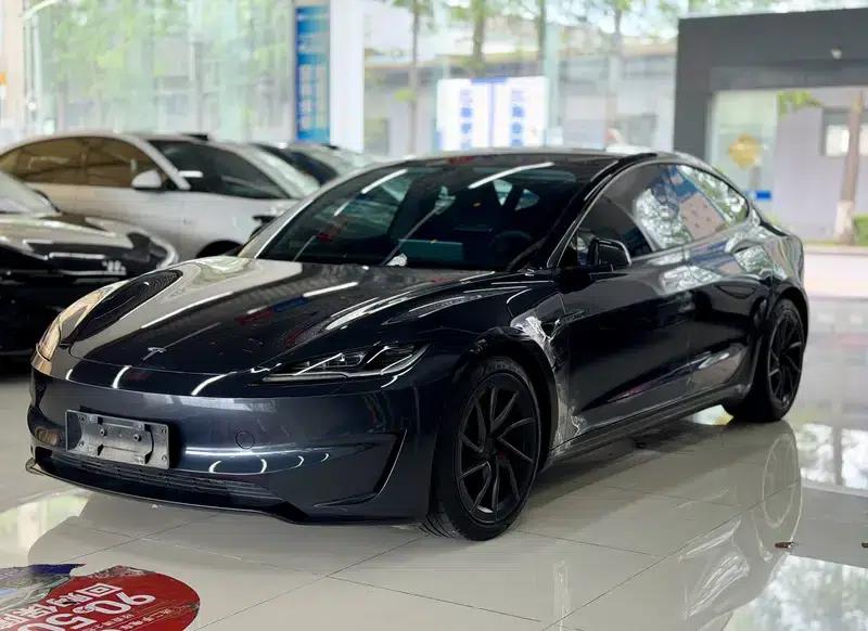 Model 3 2024 Performance All-Wheel Drive — миниатюра 1