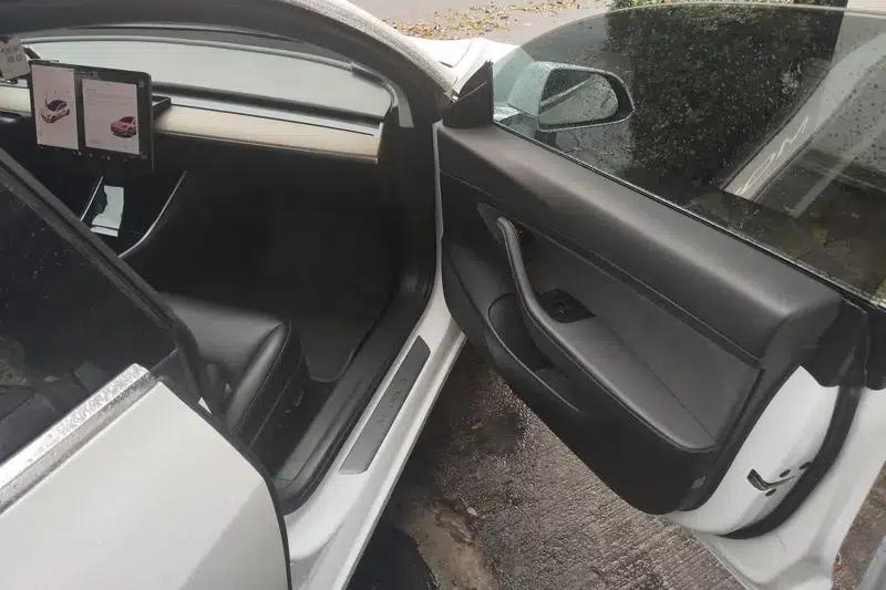 Model 3 2019 Standard Range Rear-Wheel Drive Upgrade — миниатюра 12