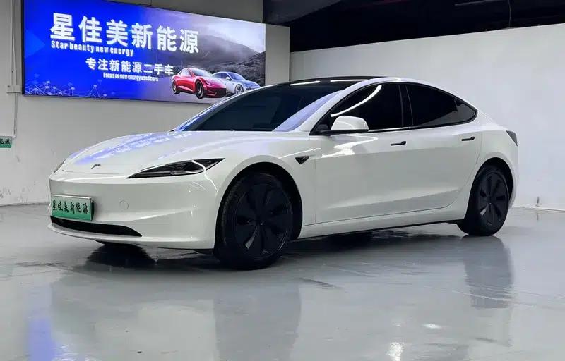 Model 3 2023 Rear-Wheel Drive — миниатюра 1