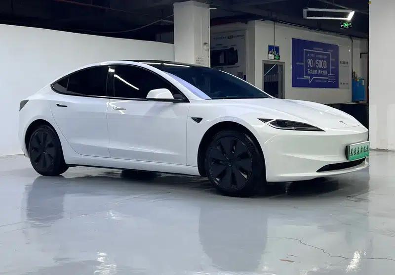 Model 3 2023 Rear-Wheel Drive — миниатюра 3