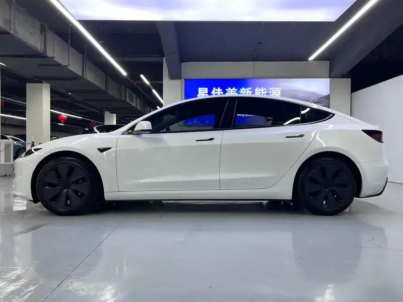 Model 3 2023 Rear-Wheel Drive — миниатюра 4