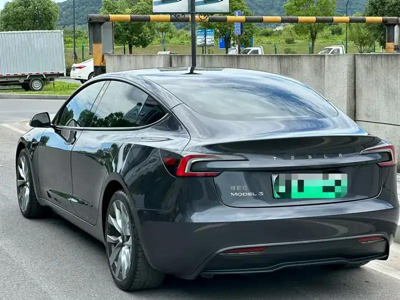 Model 3 2023 Rear-Wheel Drive — миниатюра 3