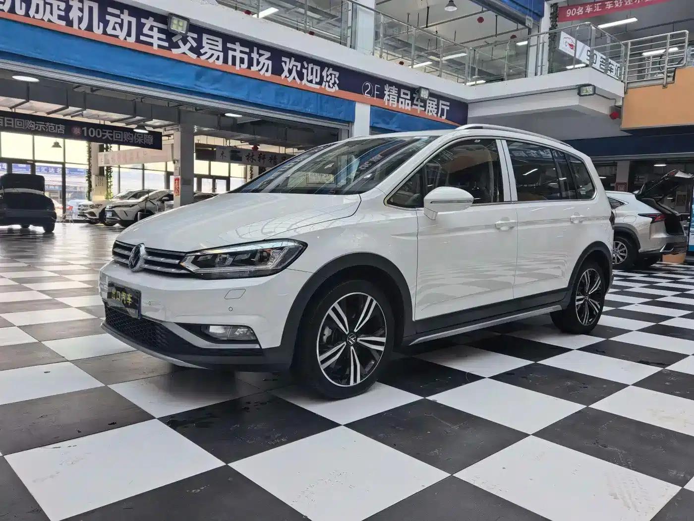 2021 Touran L 280TSI DSG Cross Edition 6-seater — миниатюра 1