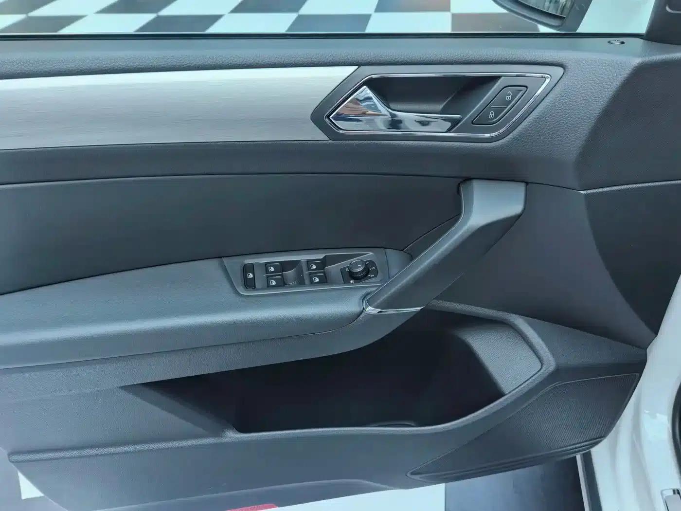 2021 Touran L 280TSI DSG Cross Edition 6-seater — миниатюра 12
