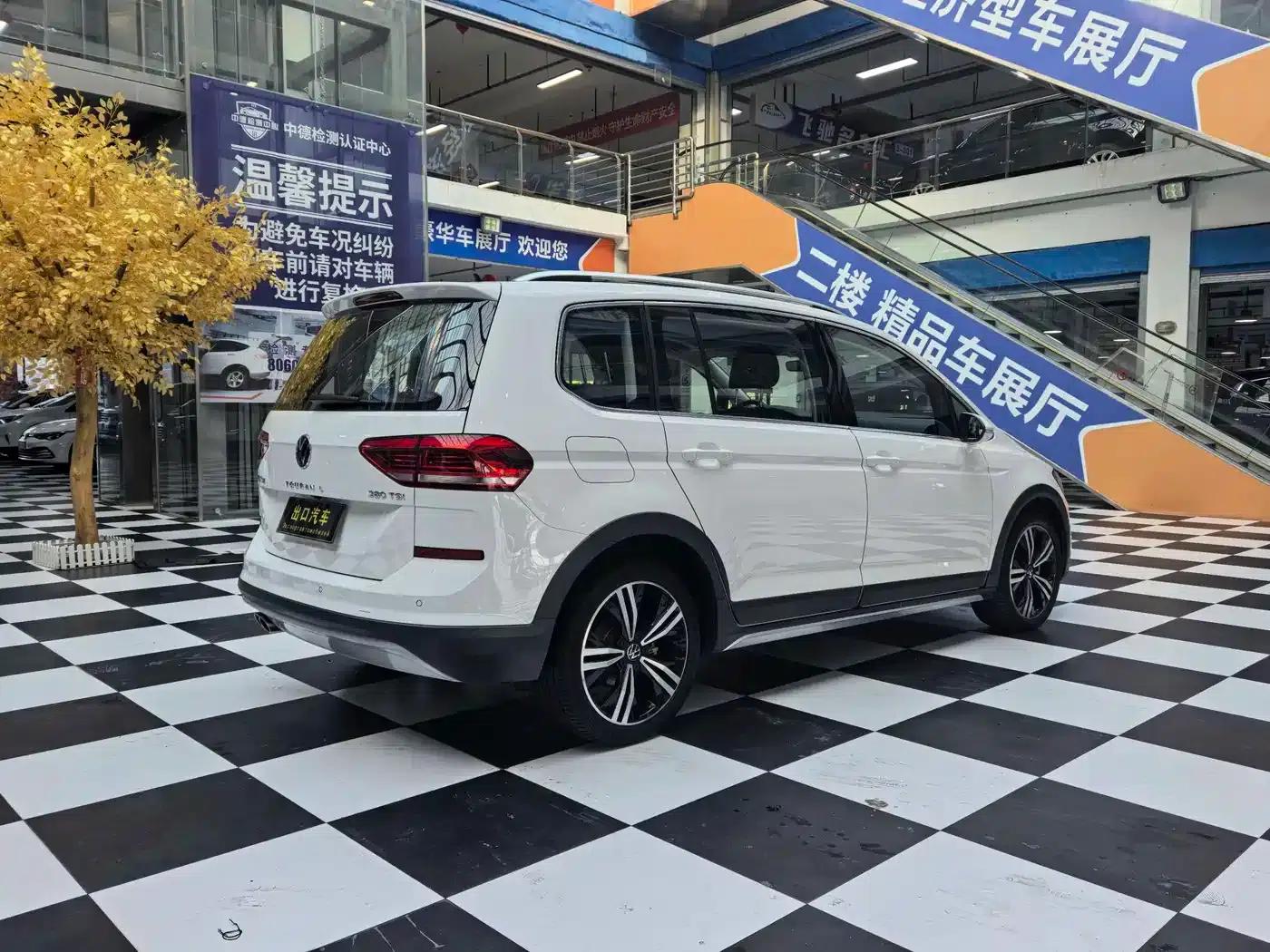 2021 Touran L 280TSI DSG Cross Edition 6-seater — миниатюра 4