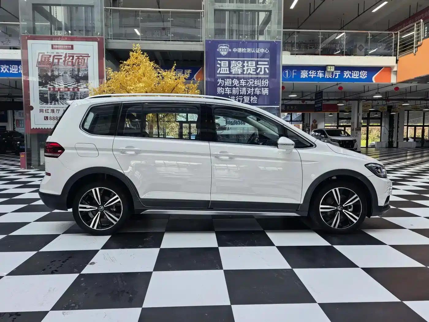 2021 Touran L 280TSI DSG Cross Edition 6-seater — миниатюра 7