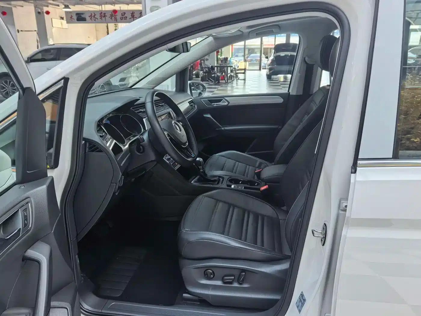 2021 Touran L 280TSI DSG Cross Edition 6-seater — миниатюра 8