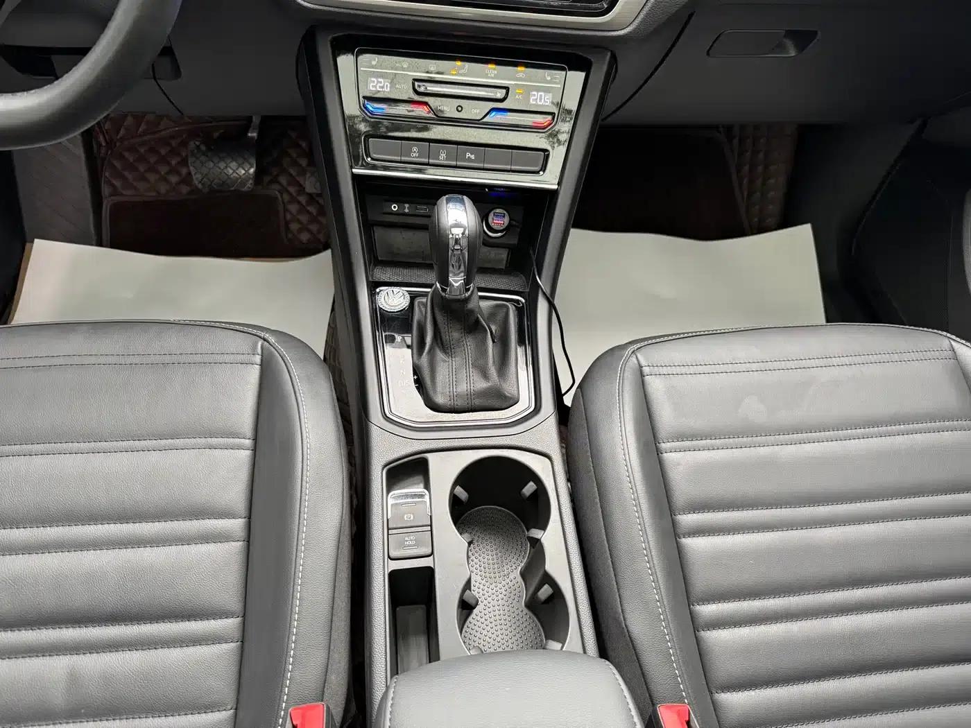 2021 Touran L 280TSI DSG Cross Edition 7-seater — миниатюра 17