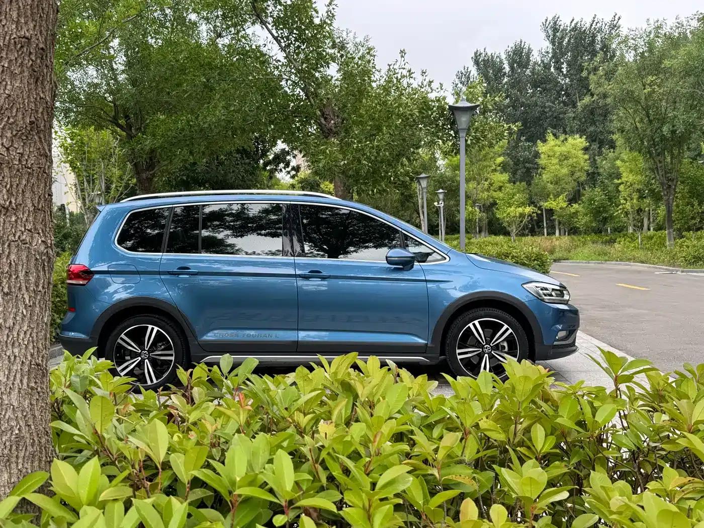 2021 Touran L 280TSI DSG Cross Edition 7-seater — миниатюра 4