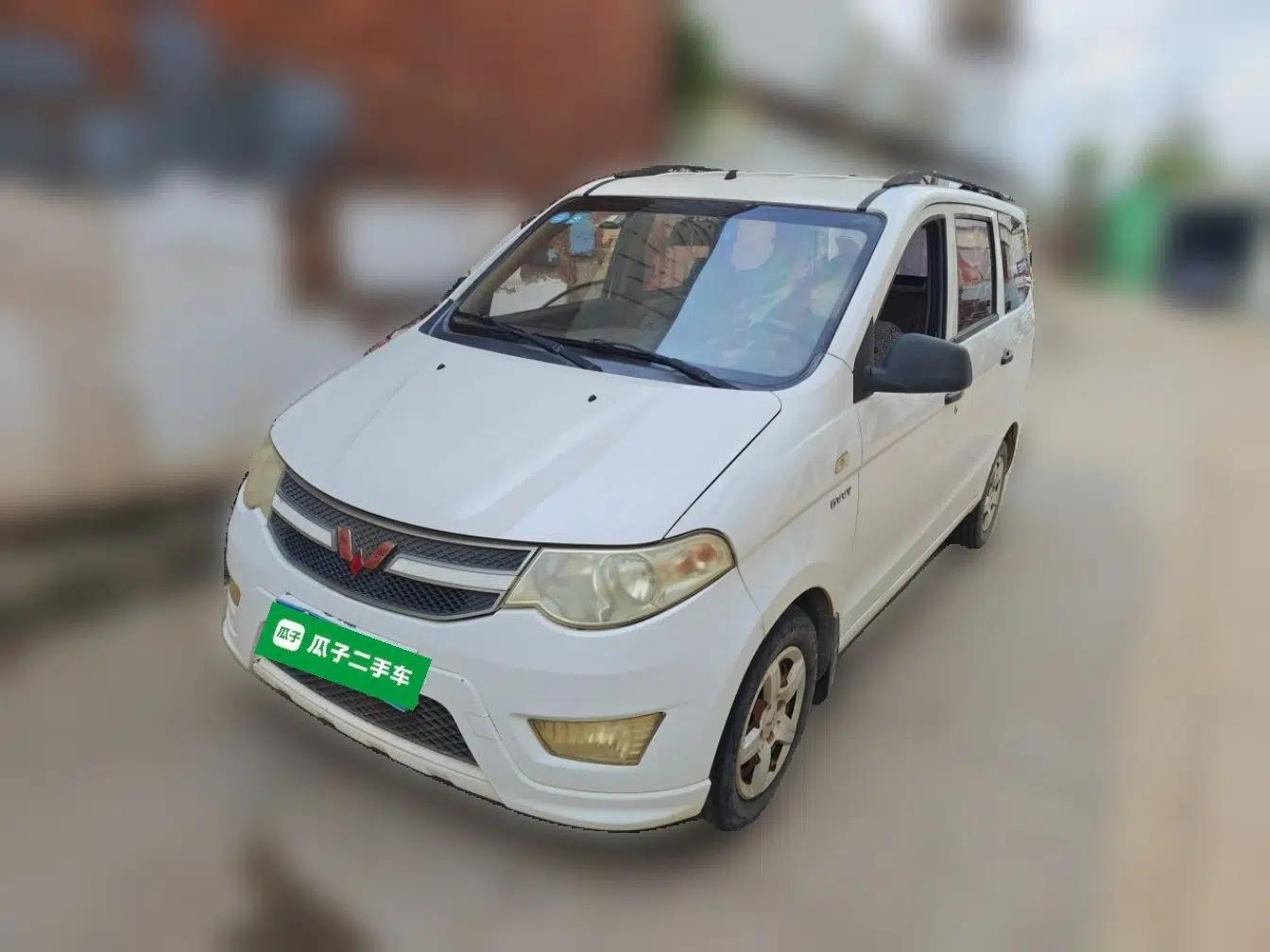 Wuling Hongguang 2015 1.5L S Basic Version China V Standard — миниатюра 1