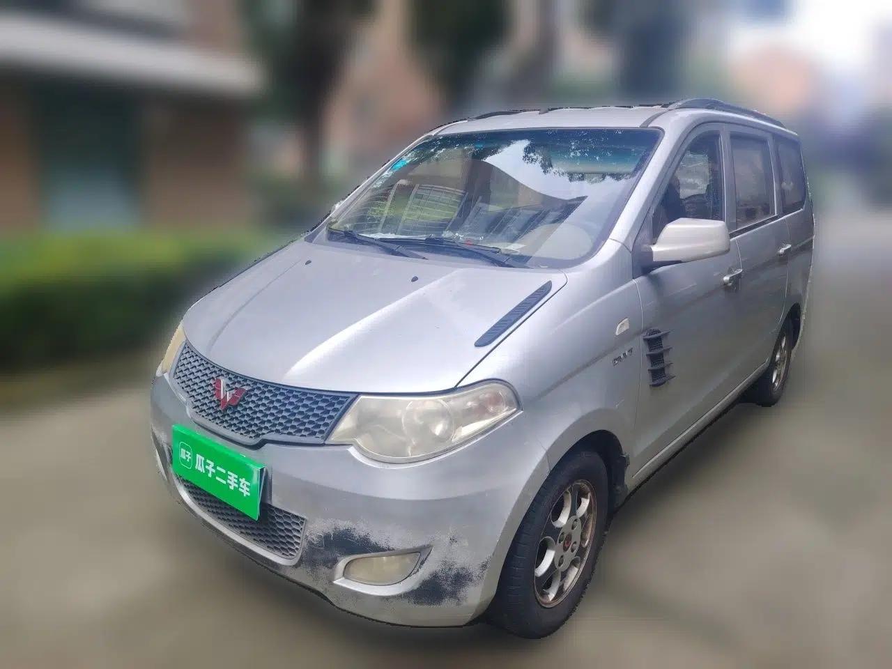 Wuling Hongguang 2013 1.5L Base Version — миниатюра 1