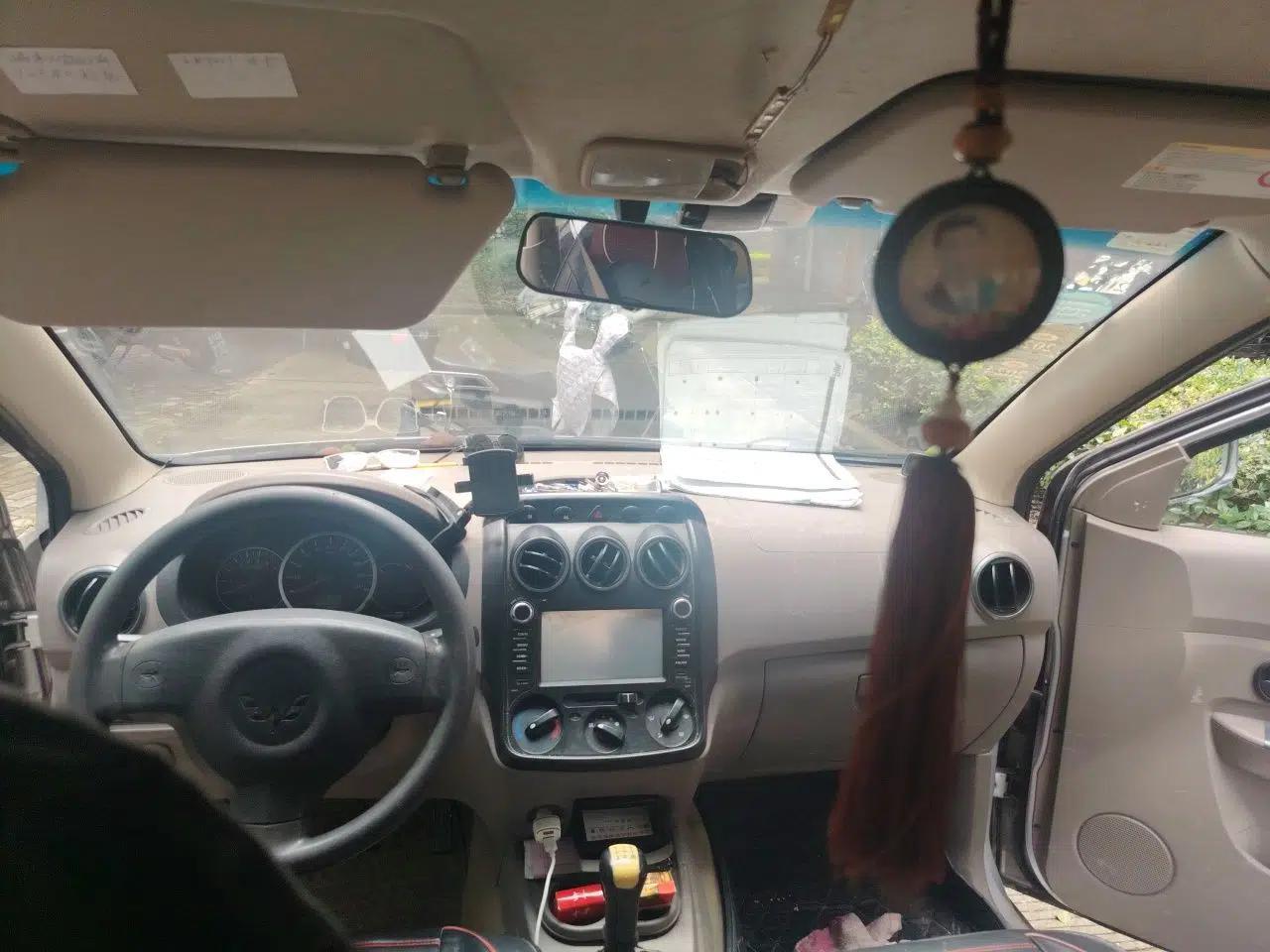 Wuling Hongguang 2013 1.5L Base Version — миниатюра 18