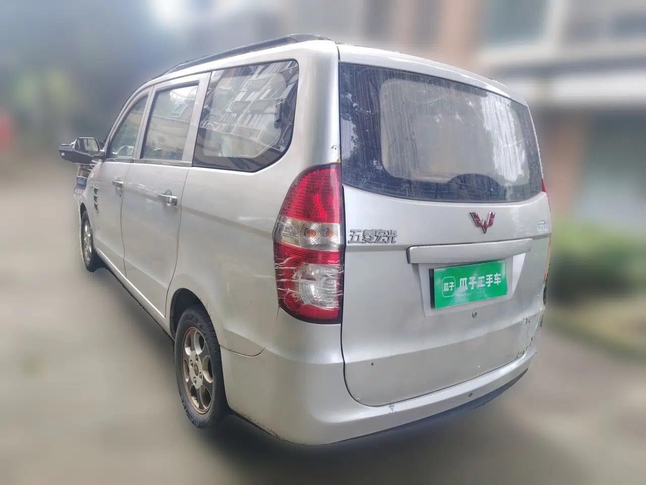 Wuling Hongguang 2013 1.5L Base Version — миниатюра 4