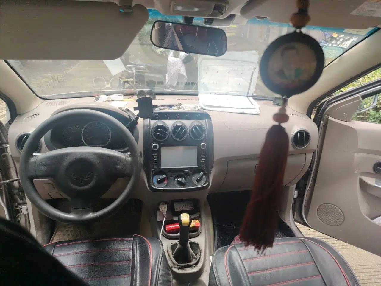 Wuling Hongguang 2013 1.5L Base Version — миниатюра 9