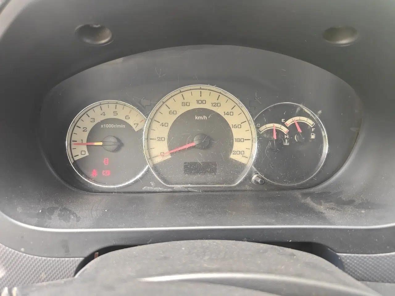 Wuling Hongguang 2014 1.5L S Comfort Model — миниатюра 11