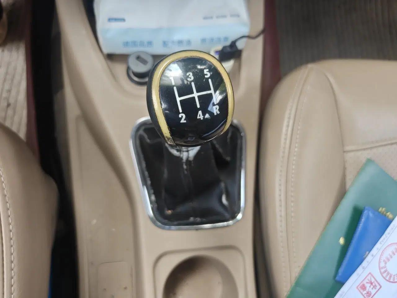 Wuling Hongguang 2014 1.5L S Comfort Model — миниатюра 14