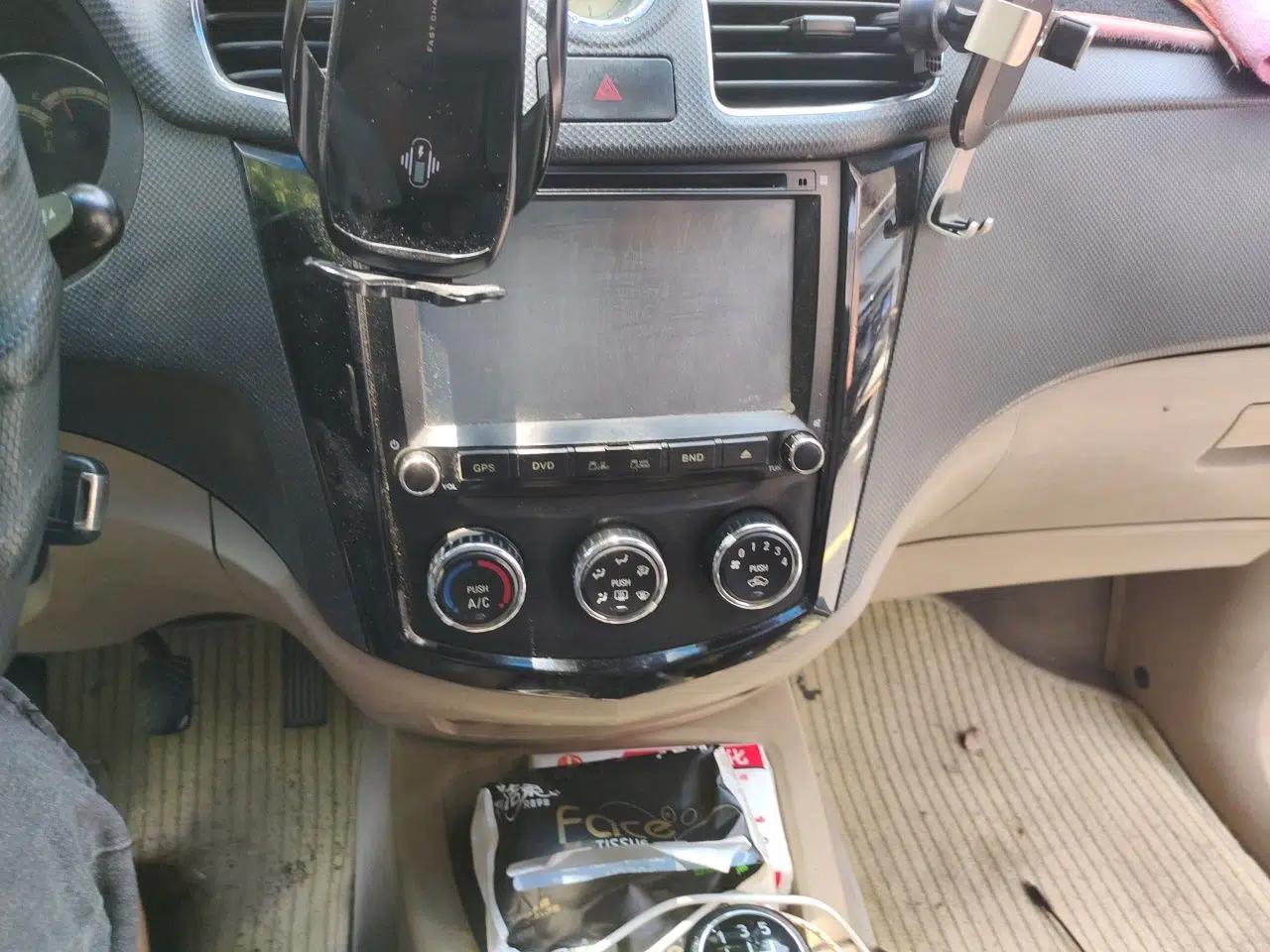 Wuling Hongguang 2014 1.5L S Comfort Model — миниатюра 13