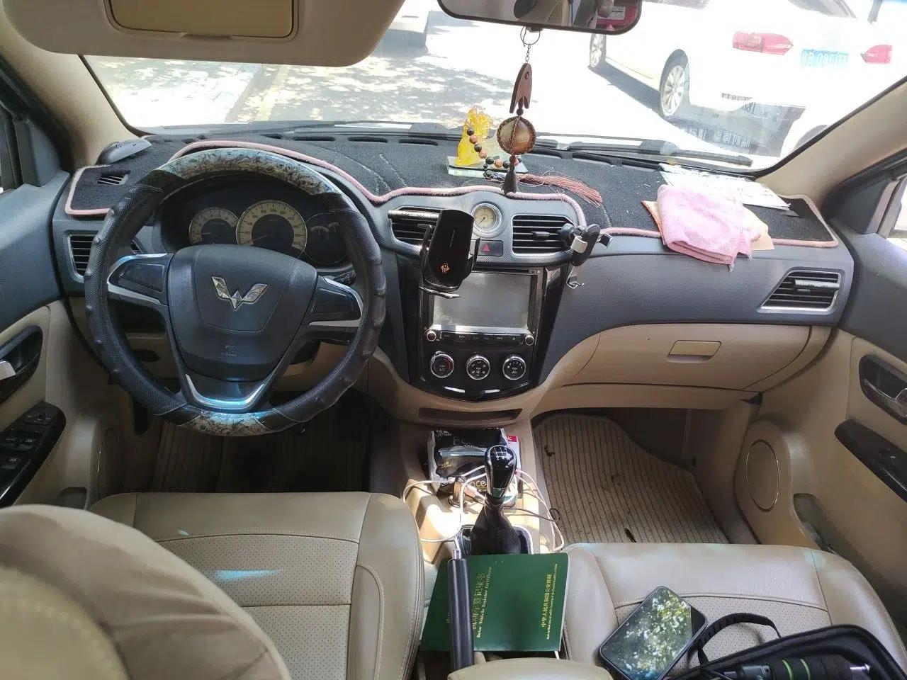 Wuling Hongguang 2014 1.5L S Comfort Model — миниатюра 9