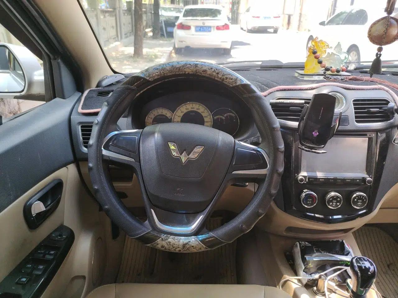 Wuling Hongguang 2014 1.5L S Comfort Model — миниатюра 10