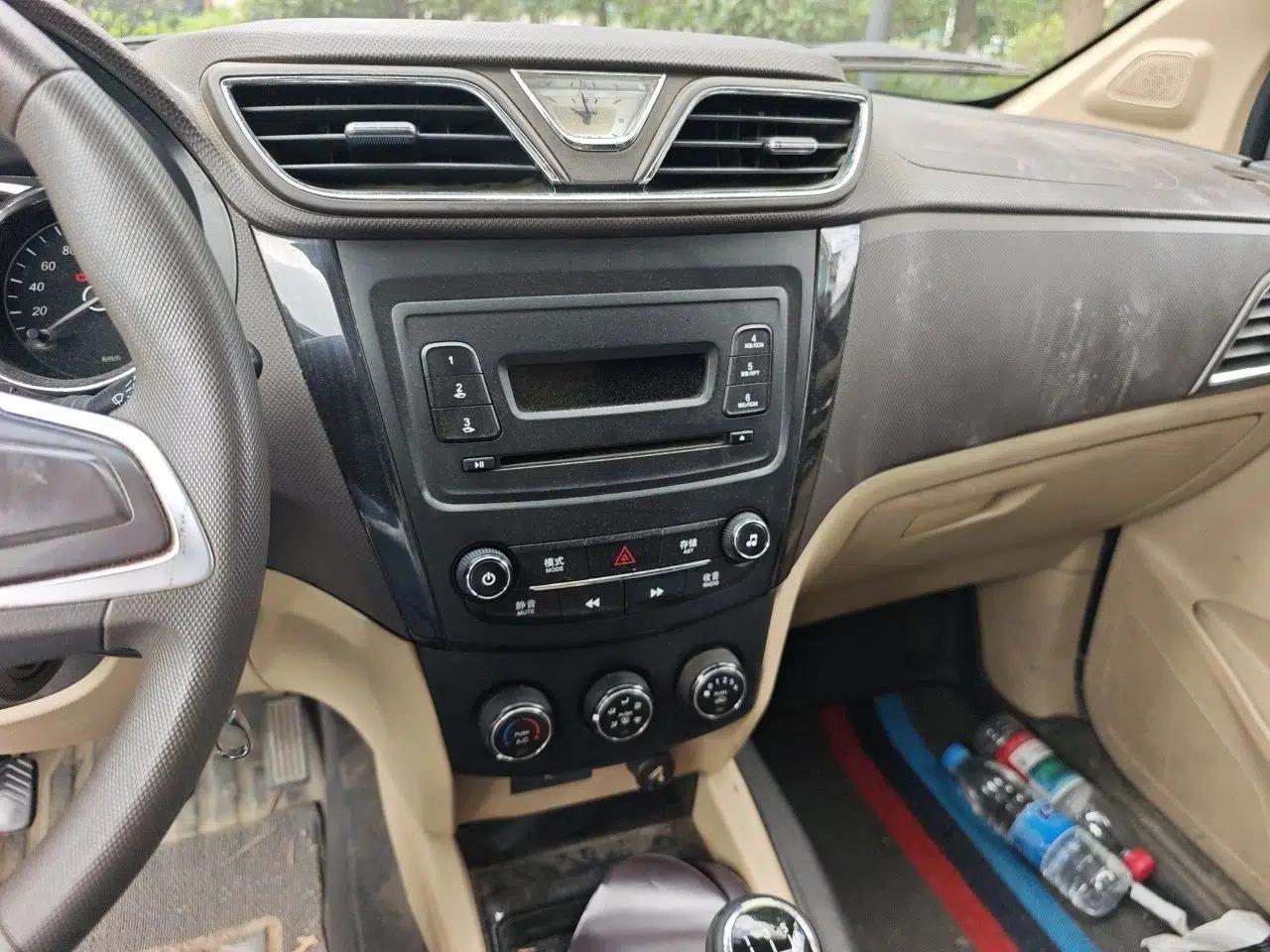 Wuling Hongguang 2015 1.5L S1 Comfort China V Standard — миниатюра 12