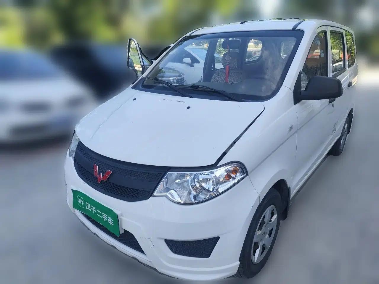 Wuling Hongguang 2015 1.2L S Base Model China V Standard — миниатюра 1