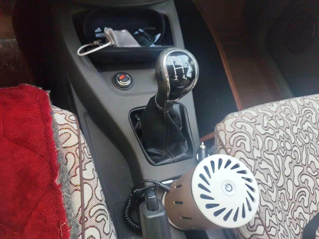 Wuling Hongguang 2015 1.2L S Base Model China V Standard — миниатюра 14