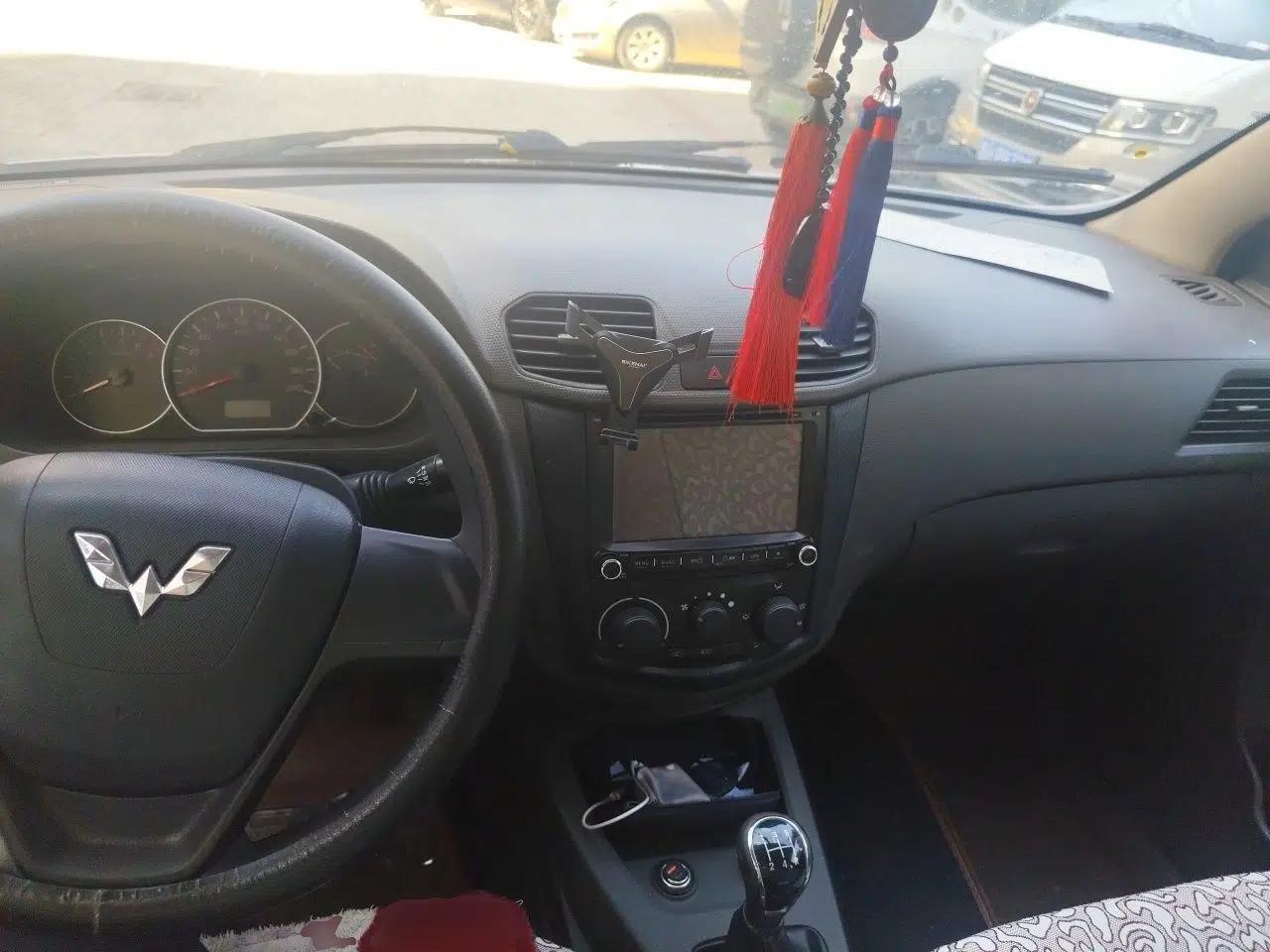 Wuling Hongguang 2015 1.2L S Base Model China V Standard — миниатюра 9