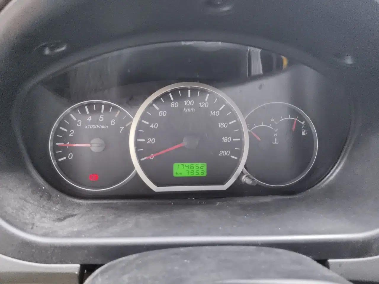 Wuling Hongguang 2013 1.5L Base Version — миниатюра 11