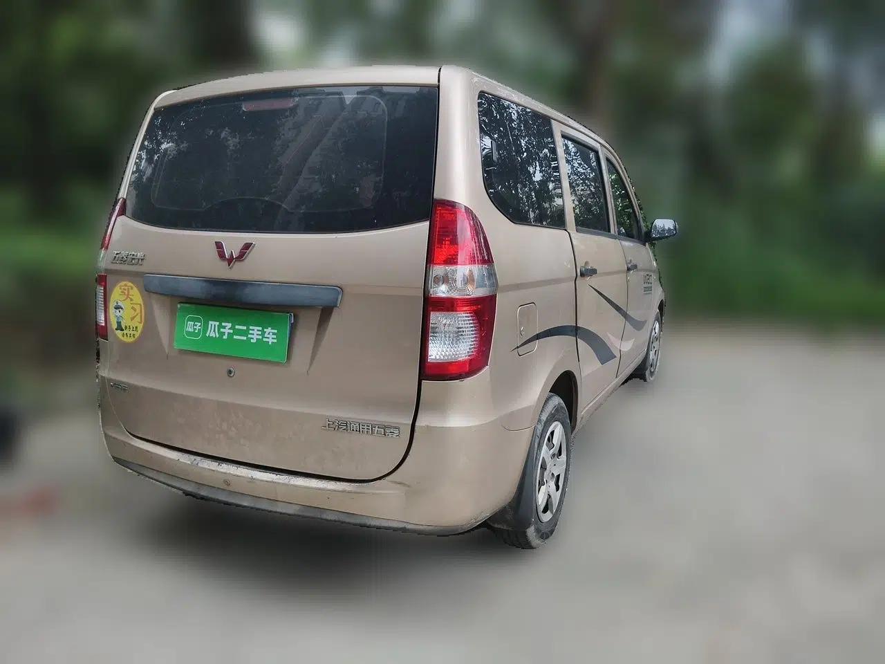 Wuling Hongguang 2013 1.5L Base Version — миниатюра 6