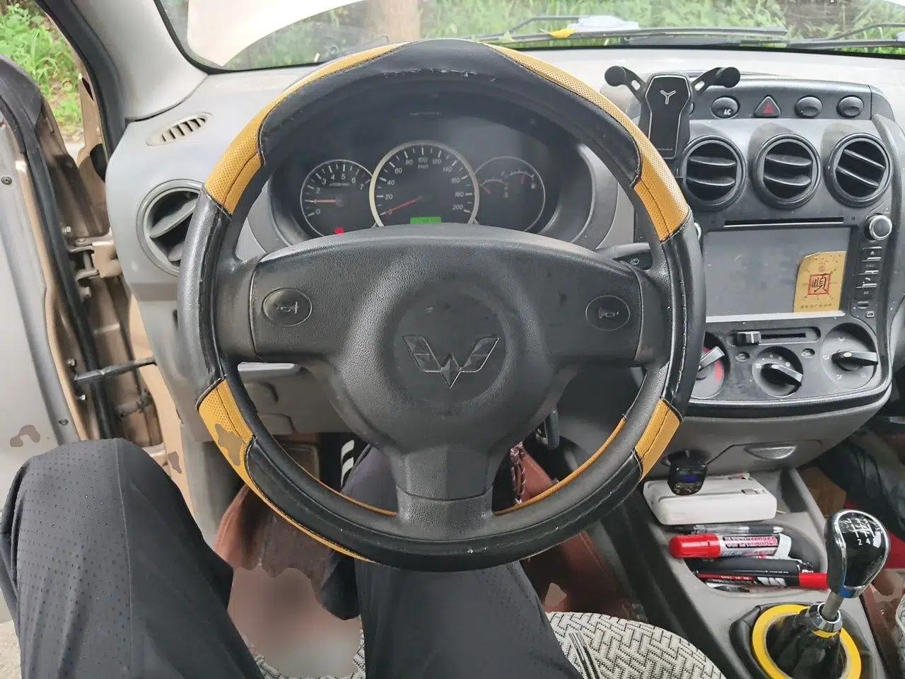 Wuling Hongguang 2013 1.5L Base Version — миниатюра 10