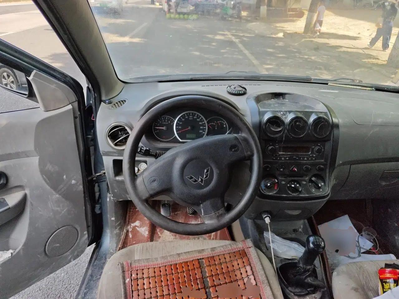 Wuling Hongguang 2014 1.2L Base Model China IV — миниатюра 10