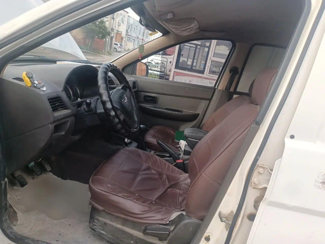 Wuling Hongguang 1.5L manual 2-seat light-duty enclosed van — миниатюра 15