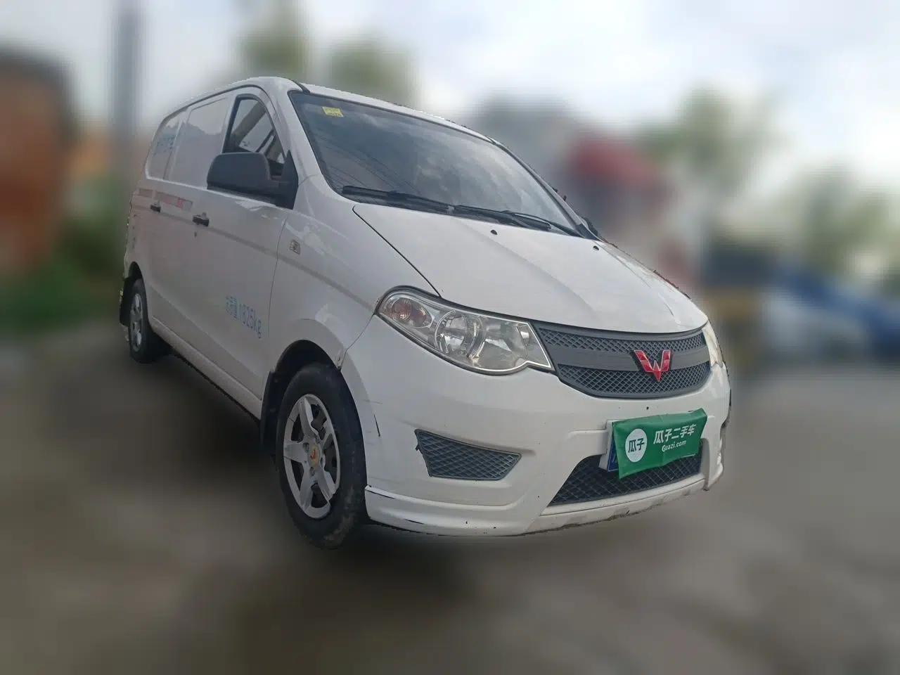 Wuling Hongguang 1.5L manual 2-seat light-duty enclosed van — миниатюра 3