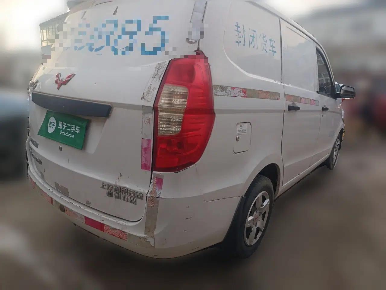 Wuling Hongguang 1.5L manual 2-seat light-duty enclosed van — миниатюра 6