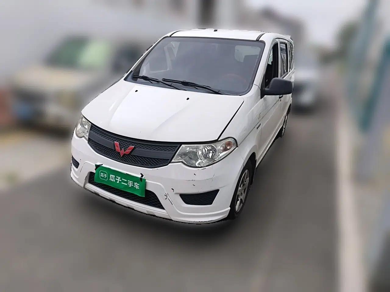 Wuling Hongguang 2015 1.5L S Basic Version China V Standard — миниатюра 1