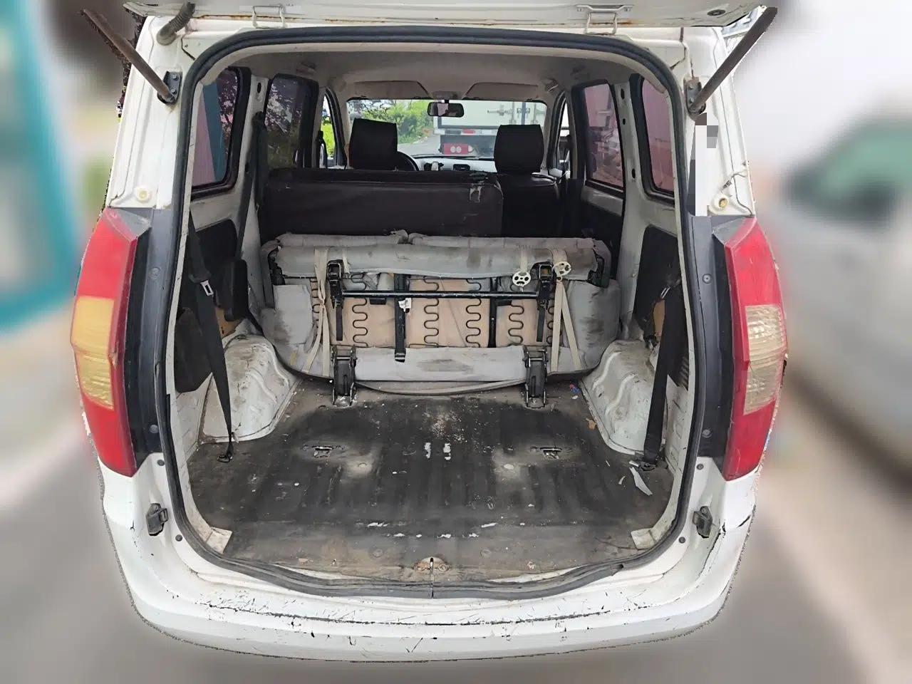 Wuling Hongguang 2015 1.5L S Basic Version China V Standard — миниатюра 19