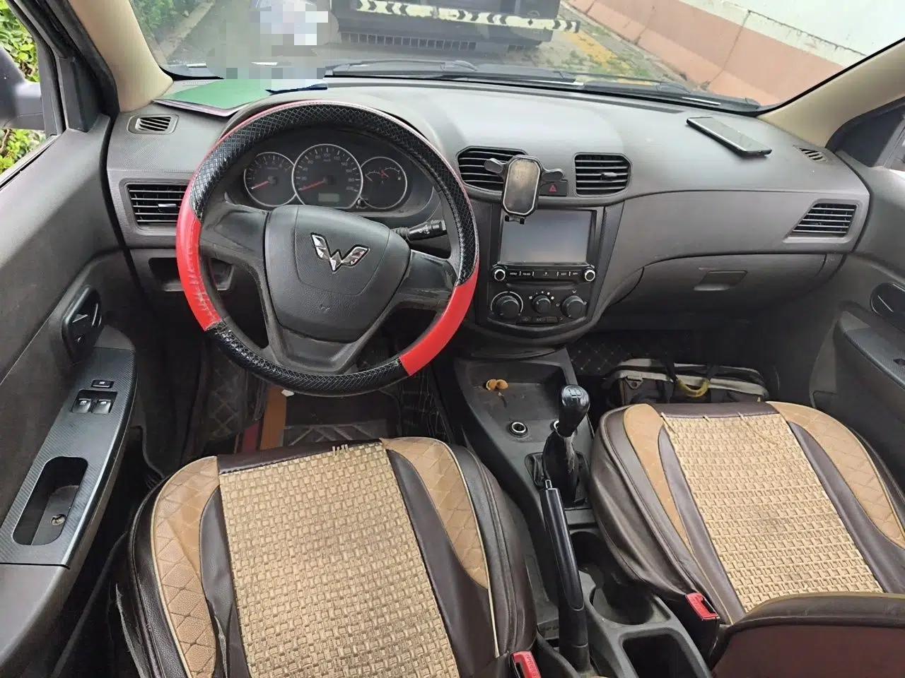 Wuling Hongguang 2015 1.5L S Basic Version China V Standard — миниатюра 10