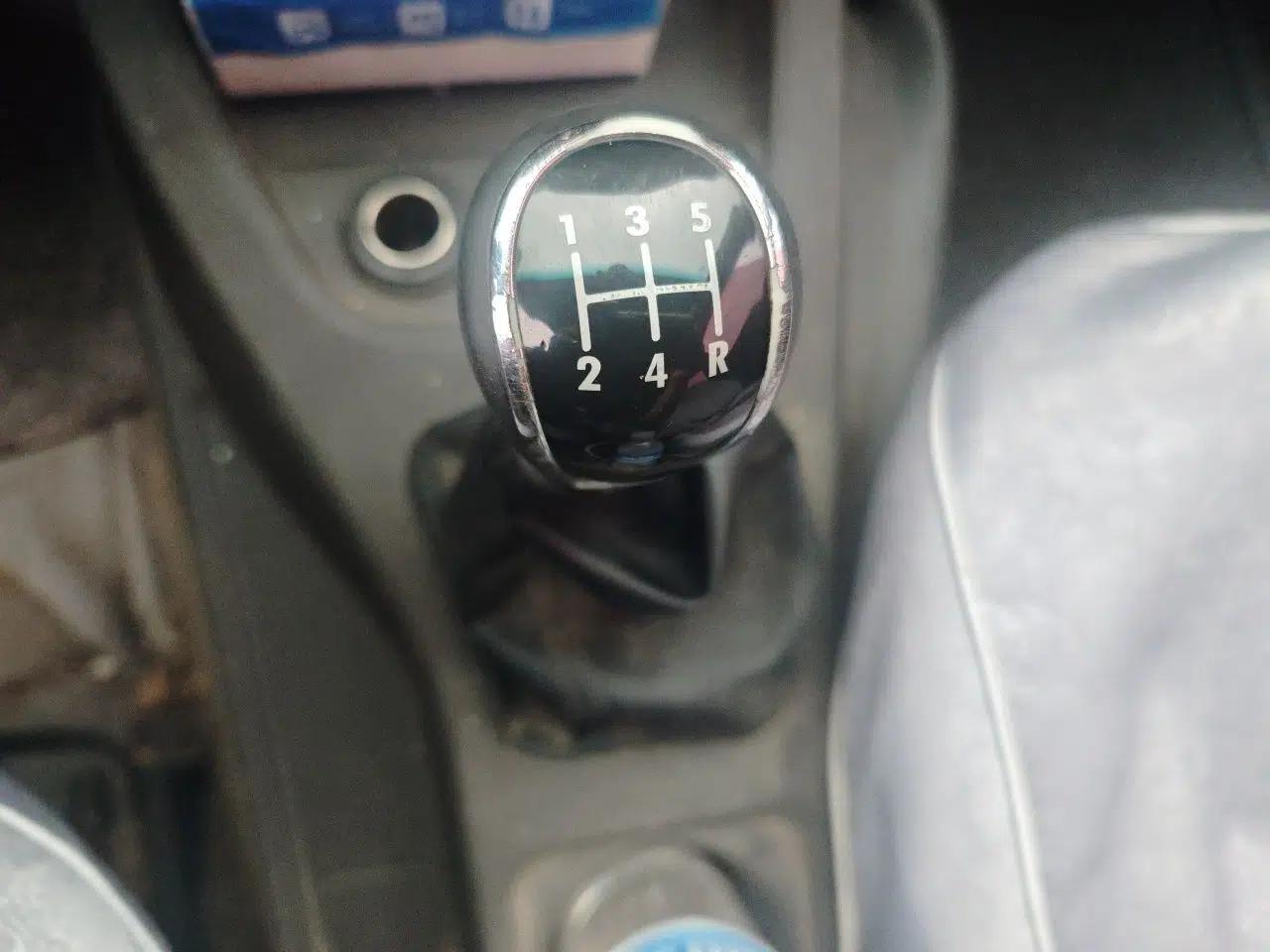 Wuling Hongguang 2015 1.5L S Basic Version China V Standard — миниатюра 14