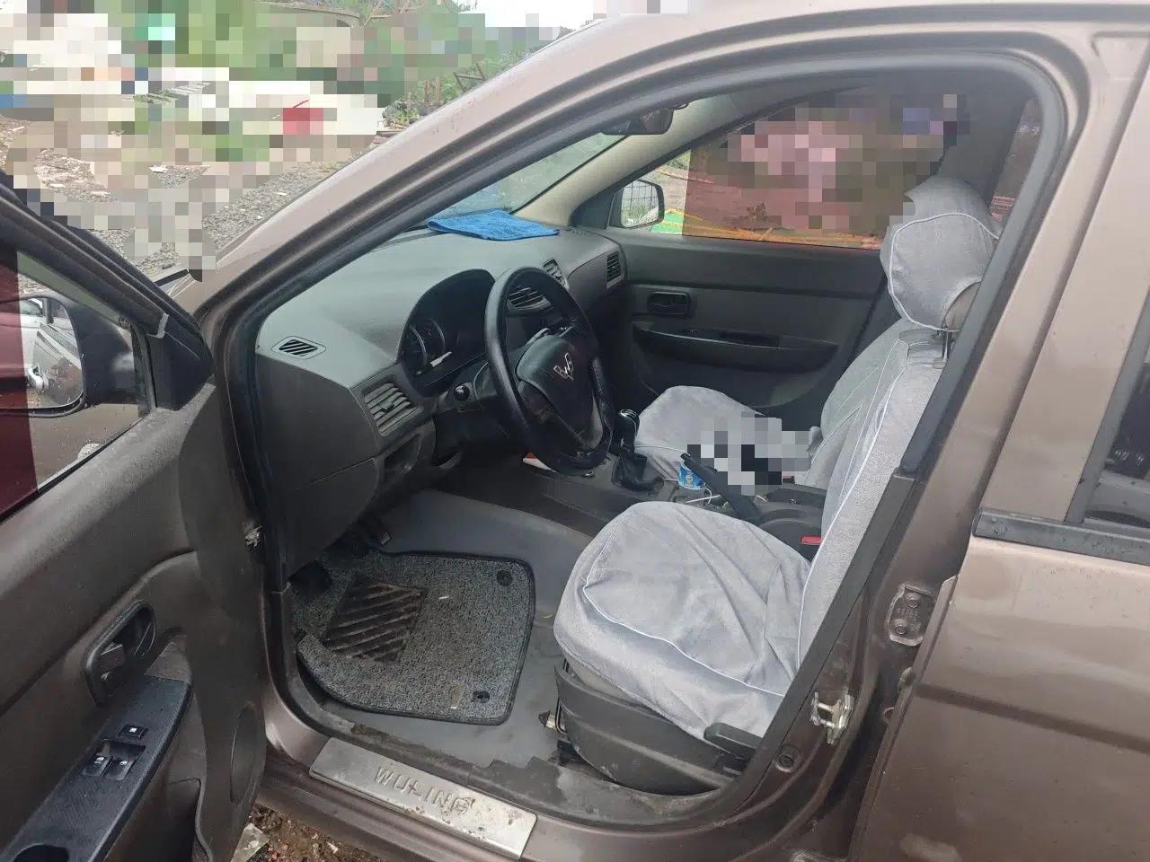 Wuling Hongguang 2015 1.5L S Basic Version China V Standard — миниатюра 16