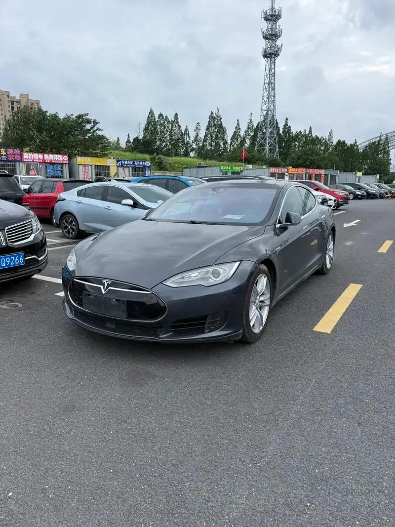 Model S 2015 90D — миниатюра 1