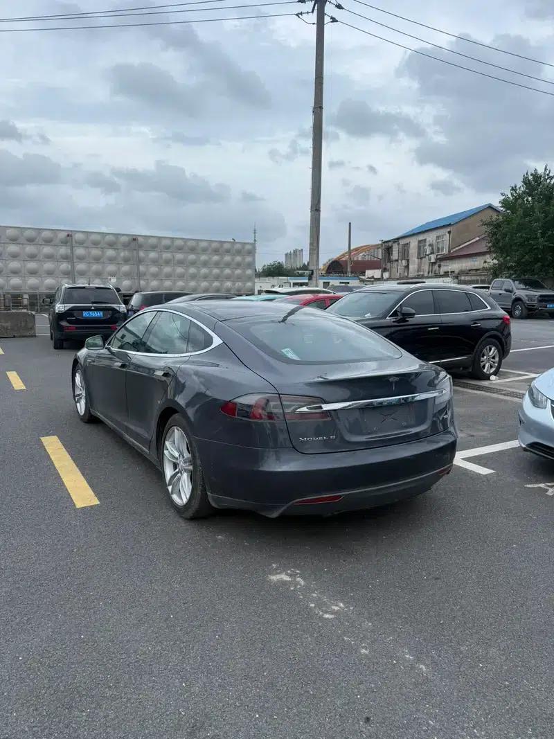 Model S 2015 90D — миниатюра 7