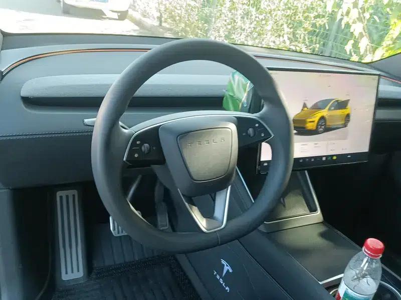 Model Y L 2026 Standard Edition — миниатюра 11