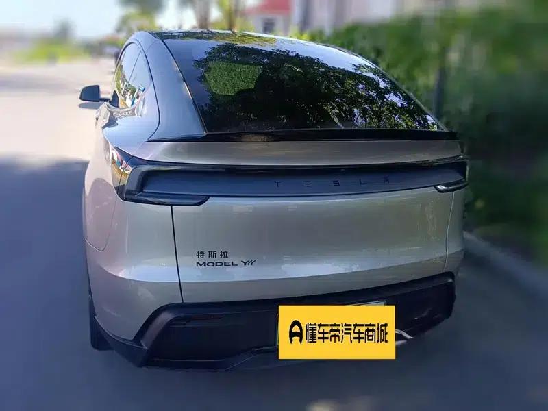 Model Y L 2026 Standard Edition — миниатюра 5