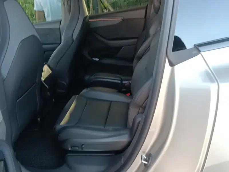 Model Y L 2026 Standard Edition — миниатюра 9