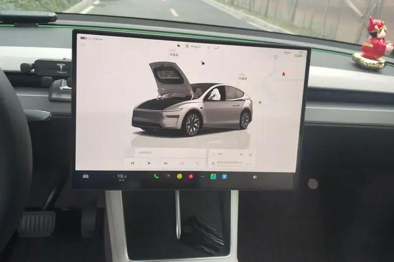 Model Y L 2026 Standard Edition — миниатюра 11