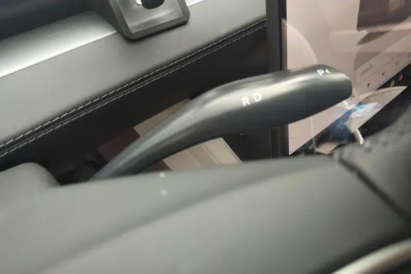 Model Y L 2026 Standard Edition — миниатюра 12